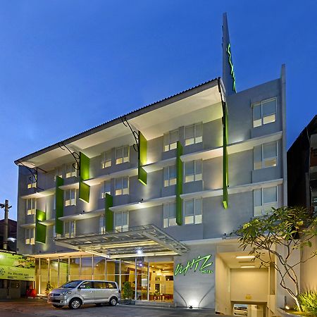 Whiz Hotel Malioboro Yogyakarta Exteriör bild